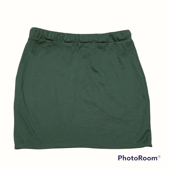 Fashion Nova olive knit mini skirt - Picture 2 of 4